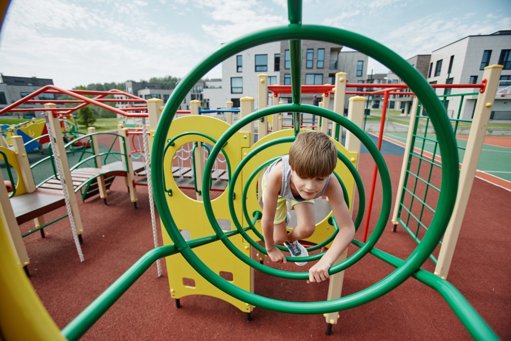 Read more about the article What Are the Benefits of Installing Outdoor Playground Equipment?