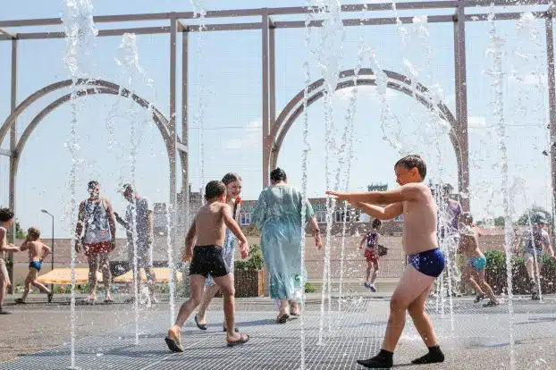 Read more about the article Top Trends in Commercial Splash Pad Installation for 2025