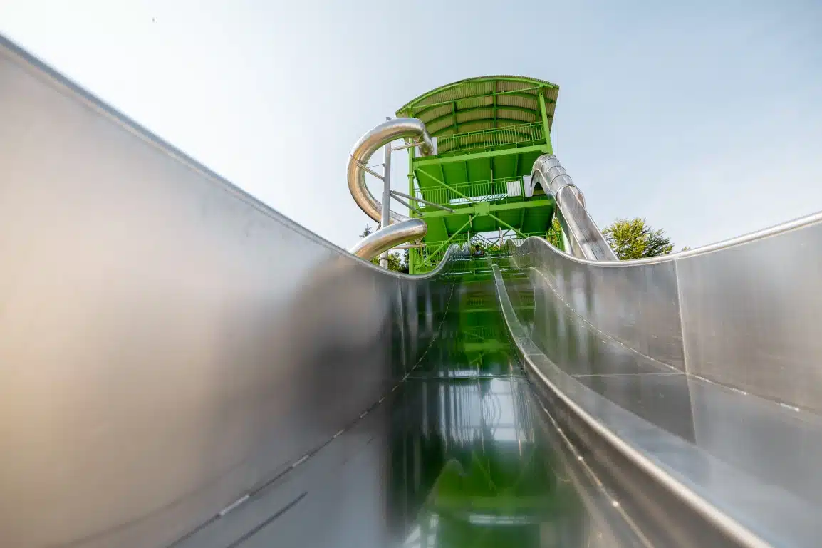 Read more about the article The Importance of Regular Maintenance for Water Play Equipment